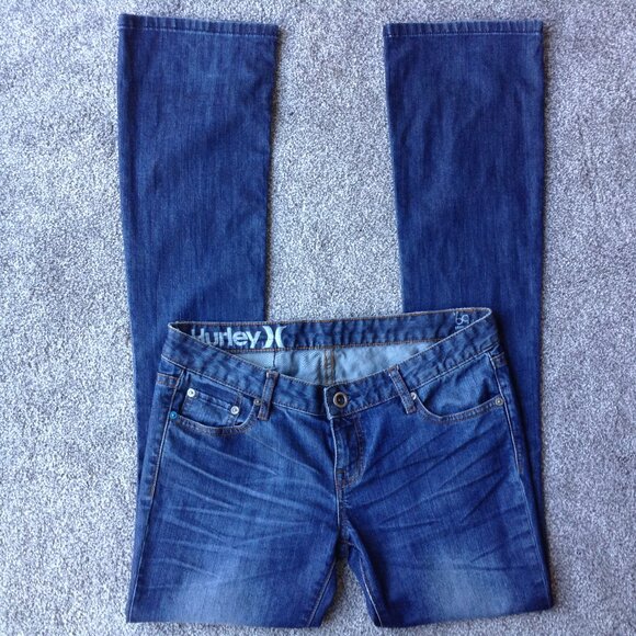 Hurley Denim - ⭐HURLEY “SKINNY BOOT” DENIM JEAN in Medium Wash, size 26⭐
